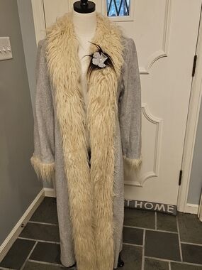 Nataya Gray Long Wool Coat with Cream Faux-Fur Trim